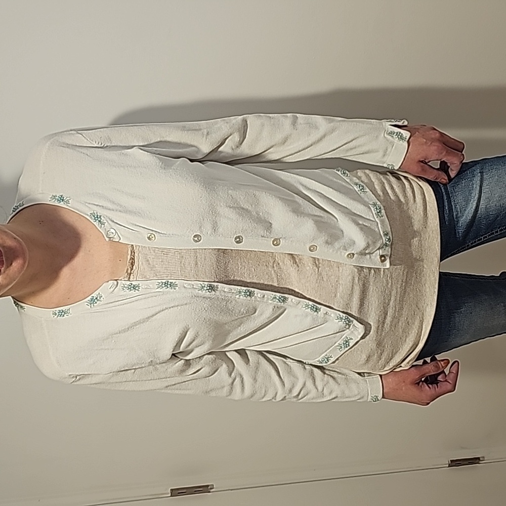 Boutique Europa Sweater White with Green beading Medium